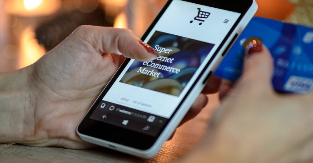 alt_text: E-commerce: zakupy online, wygodne interface, różnorodność produktów, szybka dostawa.