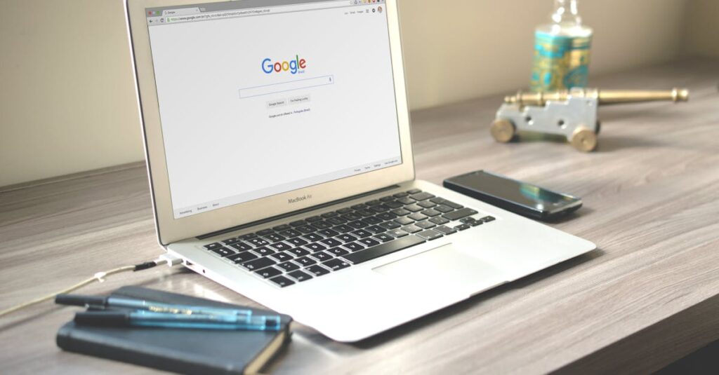 alt_text: "Optymalizacja SEO: analiza słów kluczowych i strategii w marketingu internetowym."